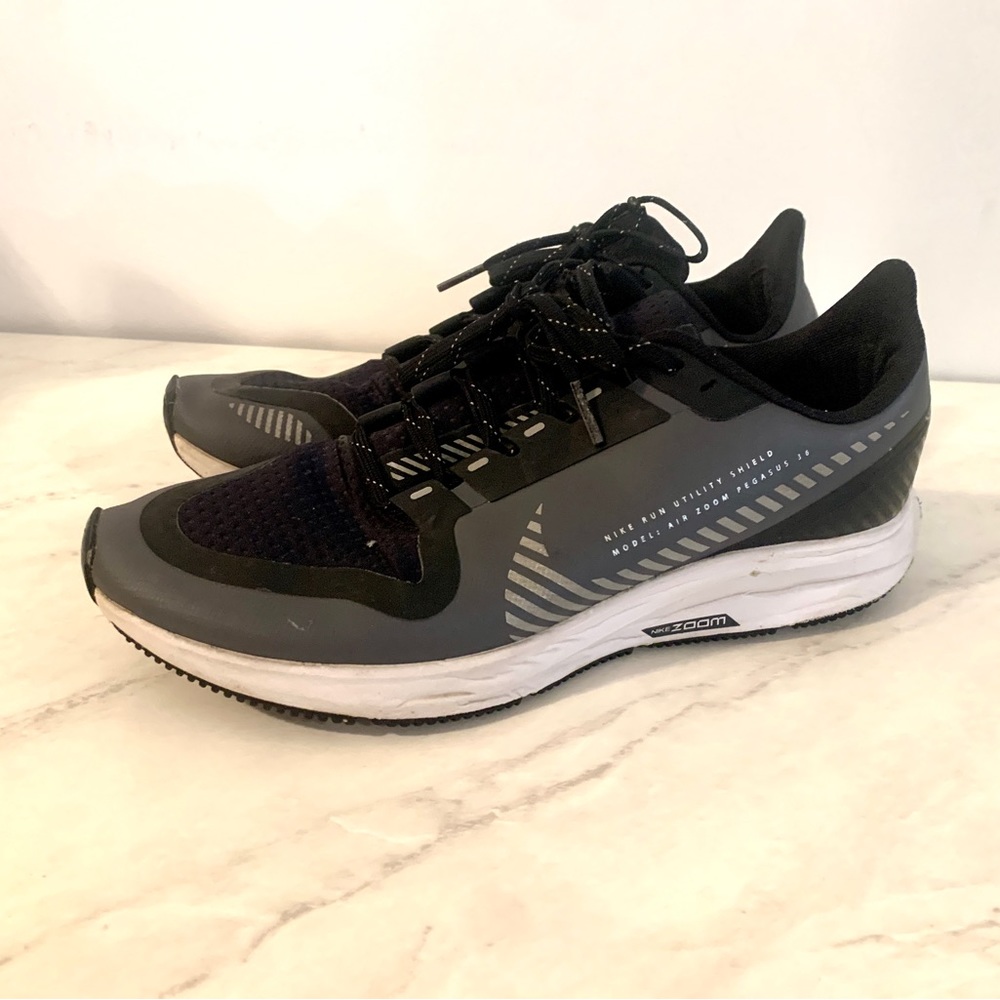Women’s black Nike air zoom Pegasus 36 shield running shoes size 8